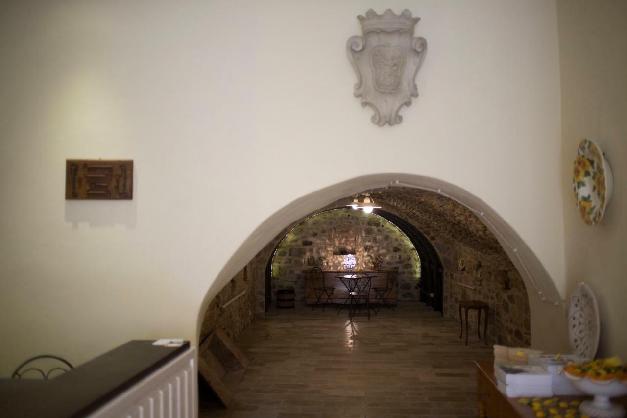 La Casa Incantata Rocca Imperiale Eksteriør billede